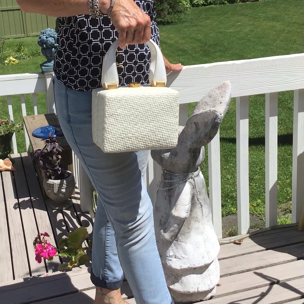 Vintage Koret White Wicker\Basket Purse - Picture 6 of 11